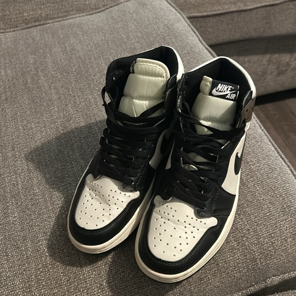 Nike AIR JORDAN 1 Retro High DARK MOCHA - Picture 2 of 6